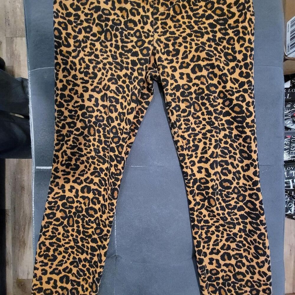Time-and-tru cheetah trending Women's leggings pants